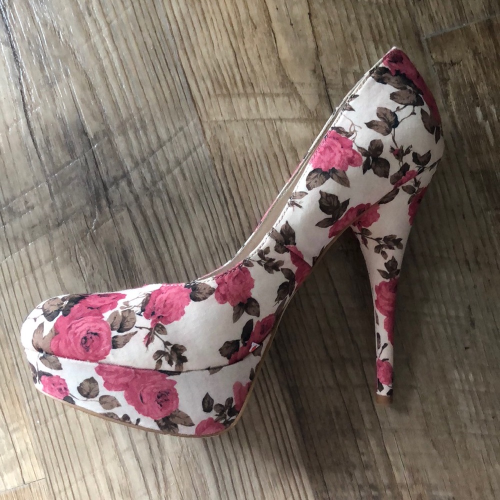 Kate & Mel rose pattern pumps